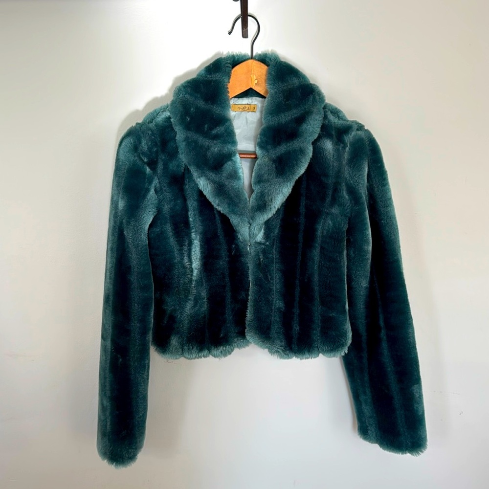 Final Touch Vintage faux fur cropped jacket